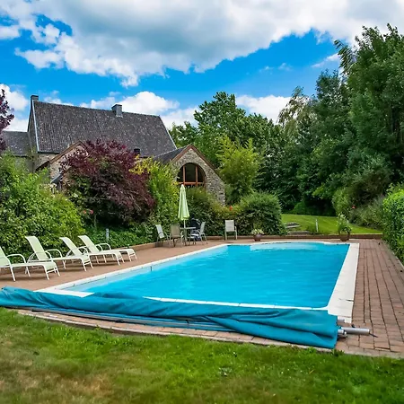 House In Sint Jansrade With Pool 度假居